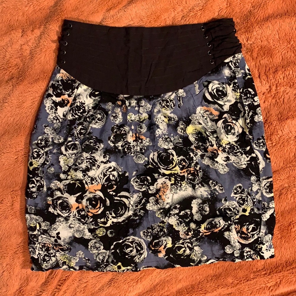Gentle Fawn floral Skirt SZ 6